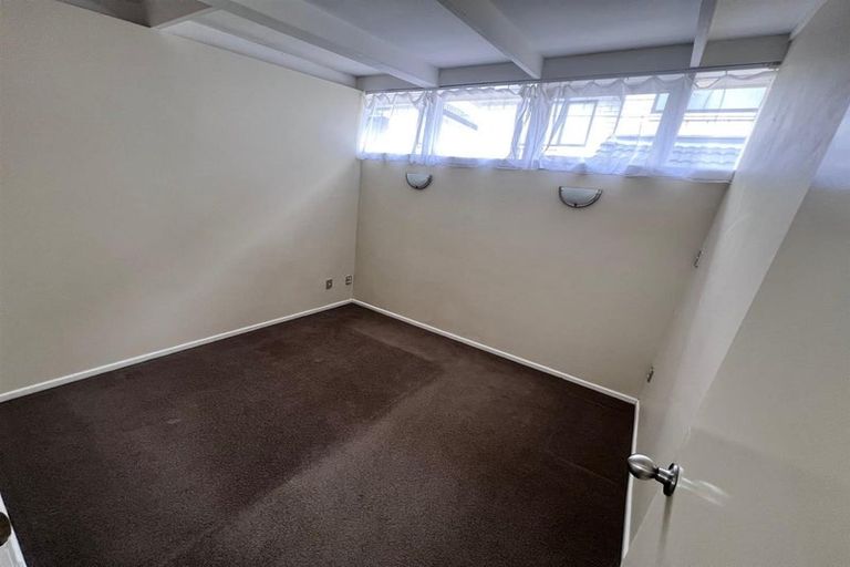 Photo of property in 2/127 Seabrook Avenue, New Lynn, Auckland, 0600