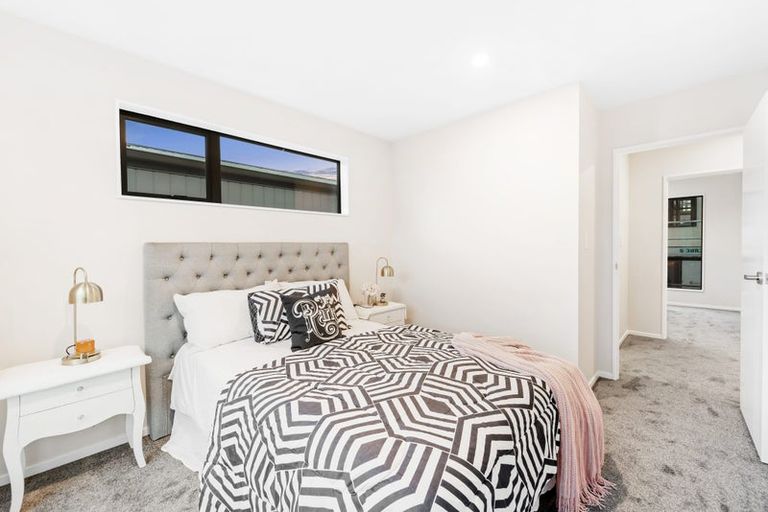 Photo of property in 22 Don Oliver Lane, Glen Eden, 0602