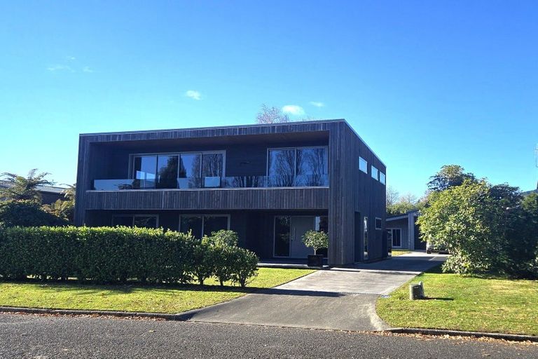 Photo of property in 6 Keitha Place, Kinloch, Taupo, 3377
