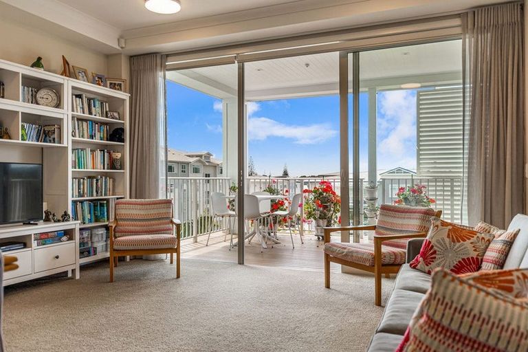 Photo of property in 227 Hibiscus Drive, Orewa, 0931