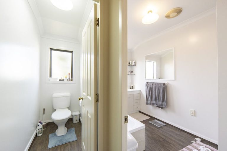 Photo of property in 21 Catalina Drive, Melville, Hamilton, 3206