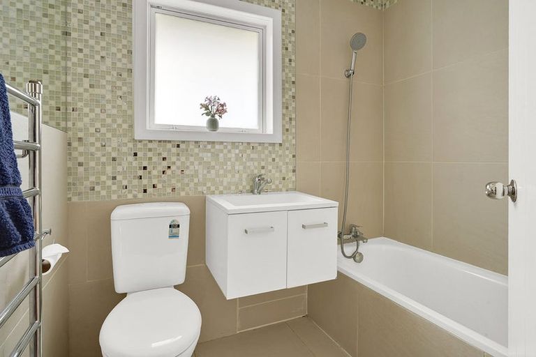 Photo of property in 24 Casey Avenue, Fairfield, Hamilton, 3214