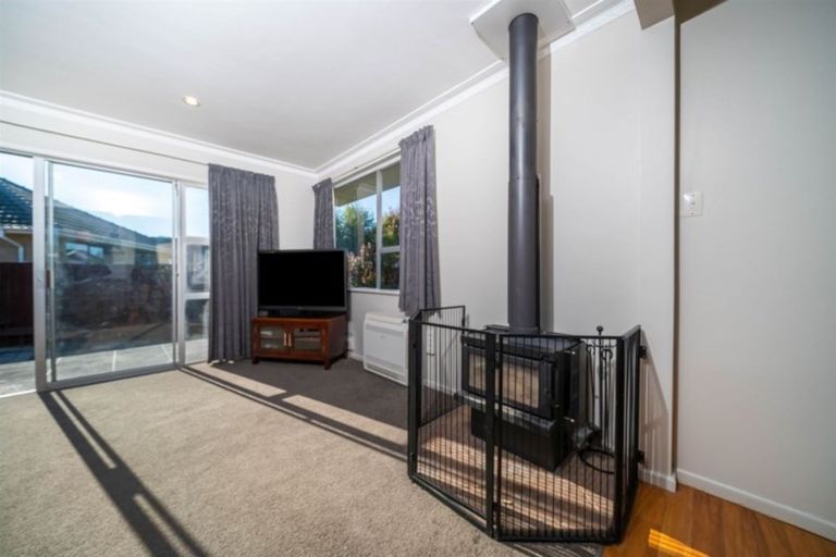 Photo of property in 487 Mairehau Road, Parklands, Christchurch, 8083
