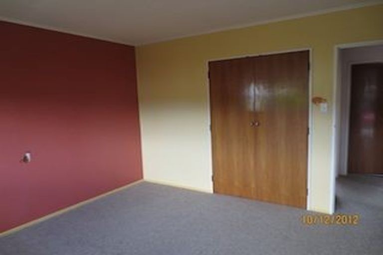 Photo of property in 1f1-a Sequoia Place, Maoribank, Upper Hutt, 5018