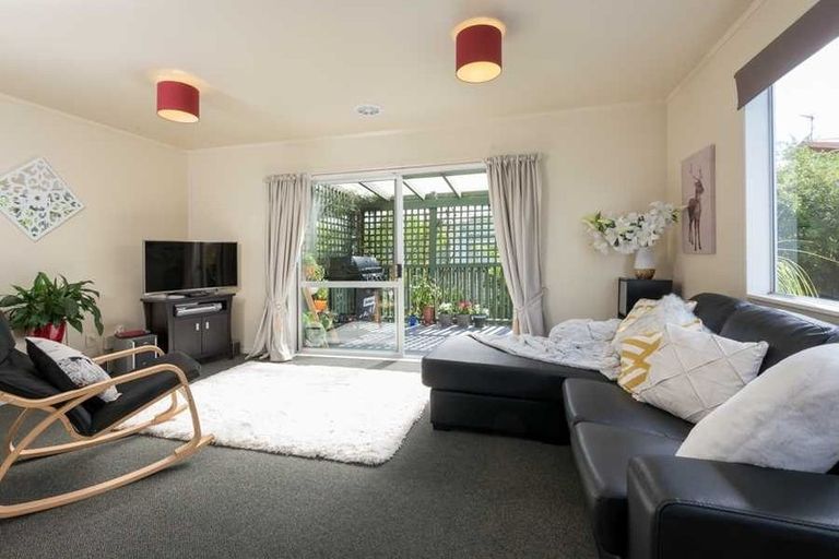 Photo of property in 36 Rimu Street, New Lynn, Auckland, 0600