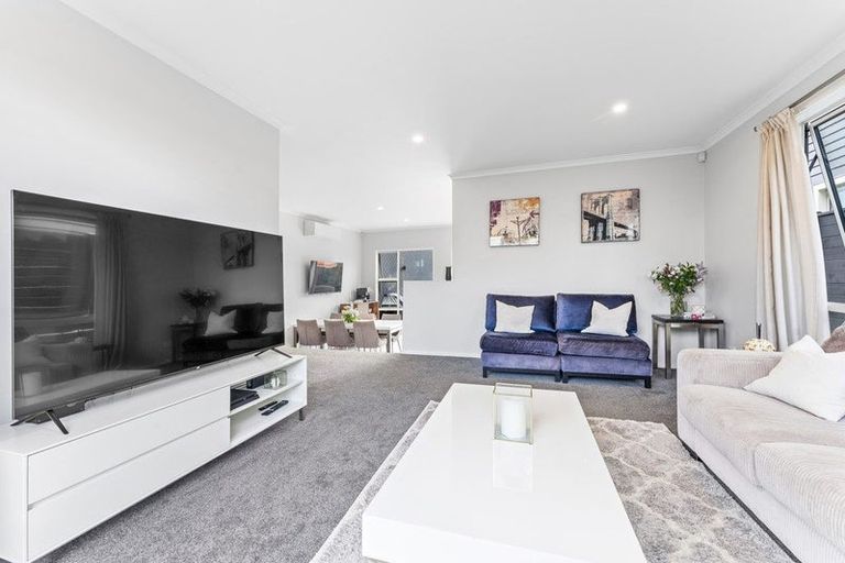 Photo of property in 48 Karepiro Drive, Stanmore Bay, Whangaparaoa, 0932