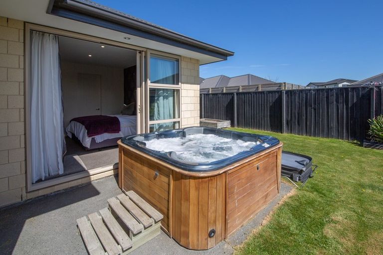 Photo of property in 13 Brockelbank Drive, Kaiapoi, 7630