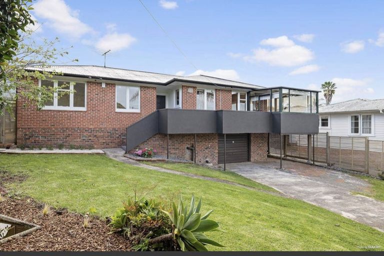 Photo of property in 10 Kerrykeel Drive, Flat Bush, Auckland, 2019