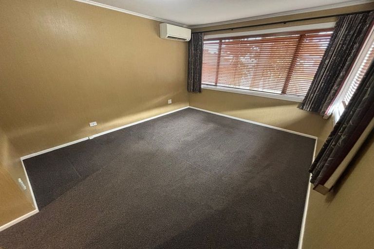 Photo of property in 28 Evans Road, Weymouth, Auckland, 2103