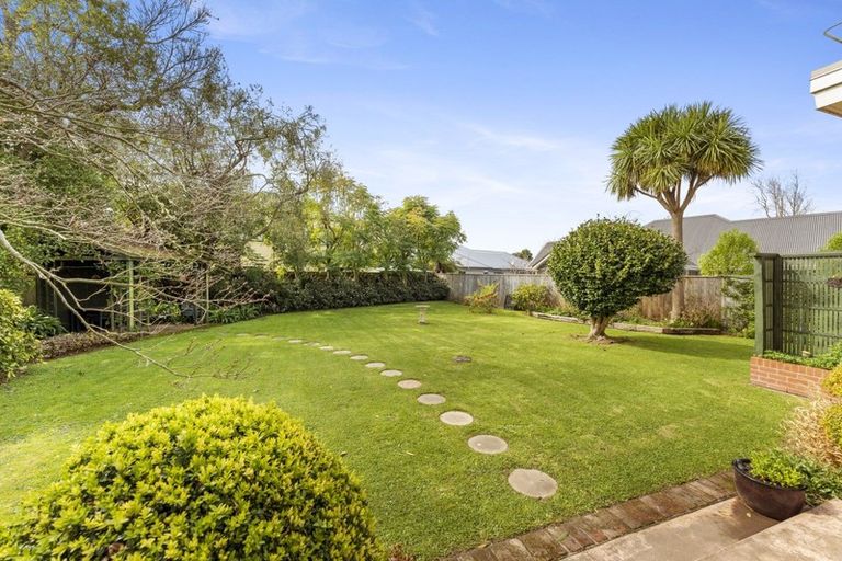 Photo of property in 11 Hughes Avenue, Hokowhitu, Palmerston North, 4410