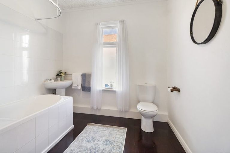 Photo of property in 33 Devonshire Road, Miramar, Wellington, 6022