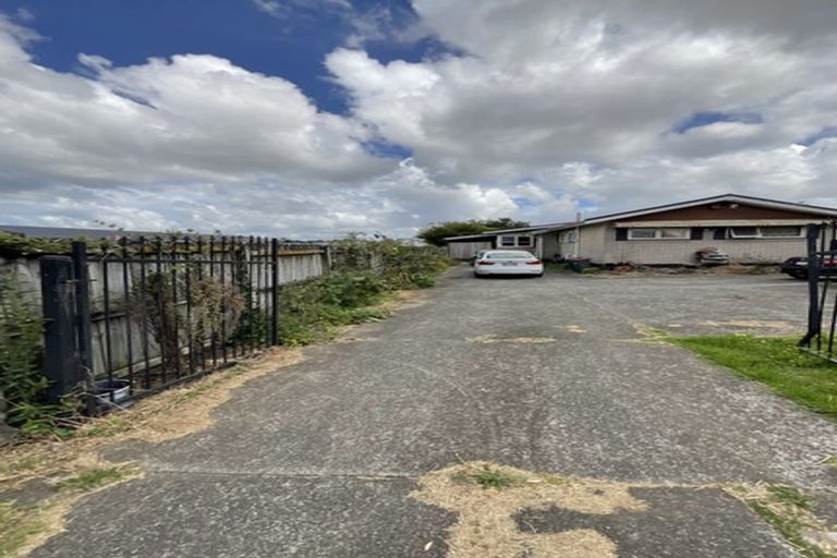Photo of property in 55 Mckenzie Road, Mangere Bridge, Auckland, 2022