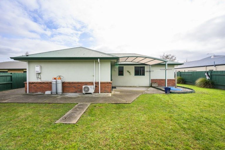 Photo of property in 8 Fernlea Avenue, Kelvin Grove, Palmerston North, 4414