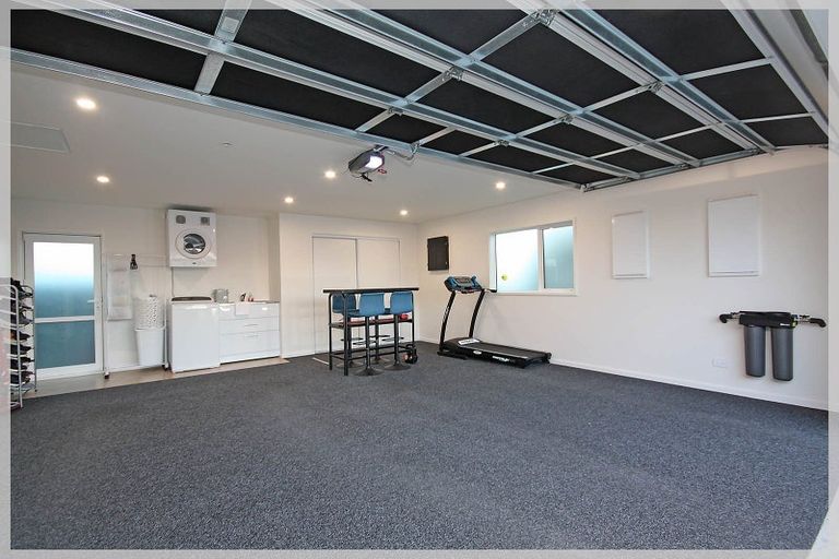 Photo of property in 10a Pratt Avenue, Foxton Beach, Foxton, 4815