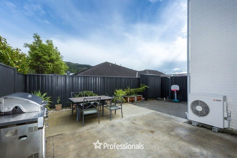 Photo of property in 5 Ashington Road, Silverstream, Upper Hutt, 5019