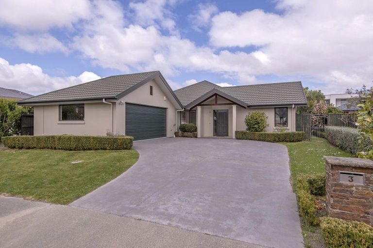 Photo of property in 3 Breton Close, Northwood, Christchurch, 8051