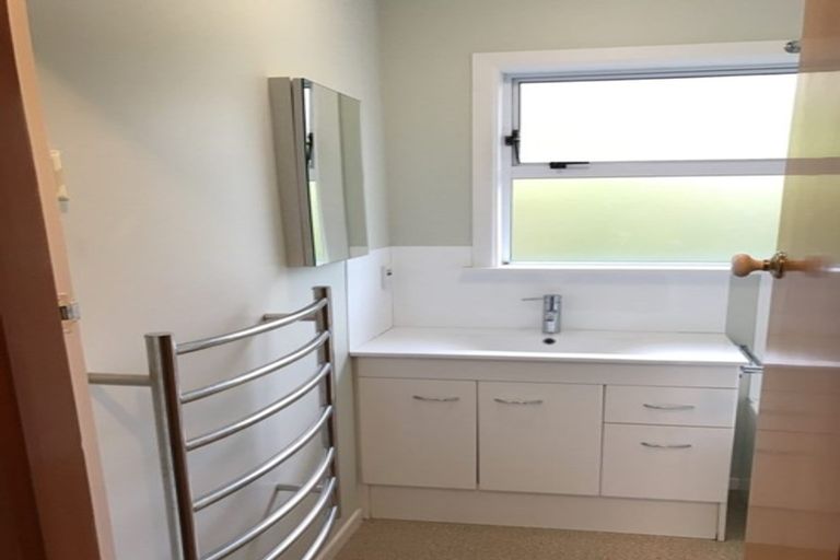 Photo of property in 3 Angell Street, Johnsonville, Wellington, 6037