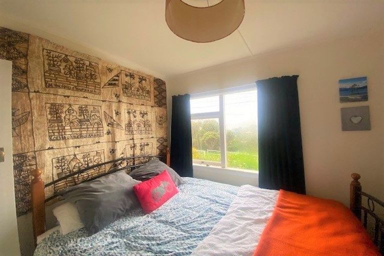 Photo of property in 18 Buckley Road, Southgate, Wellington, 6023