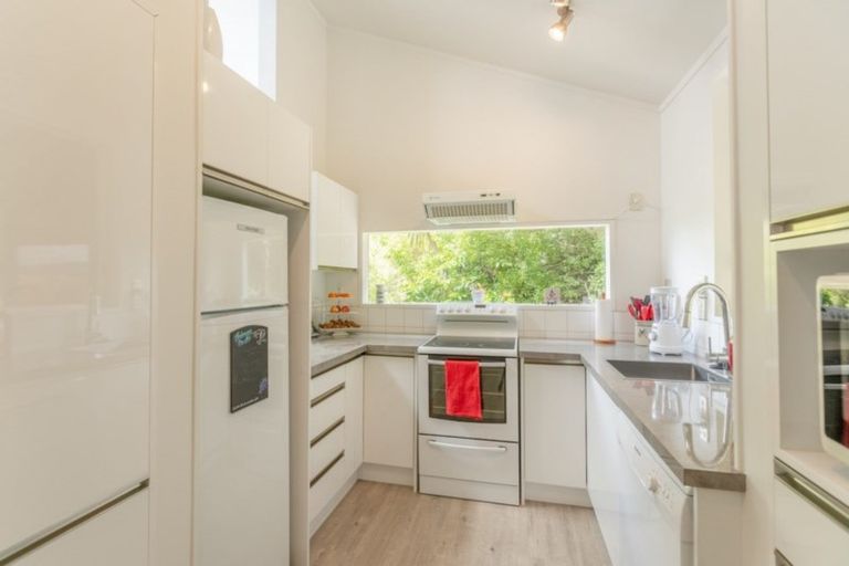 Photo of property in The Triangle, 1/33 Halswater Drive, Churton Park, Wellington, 6037