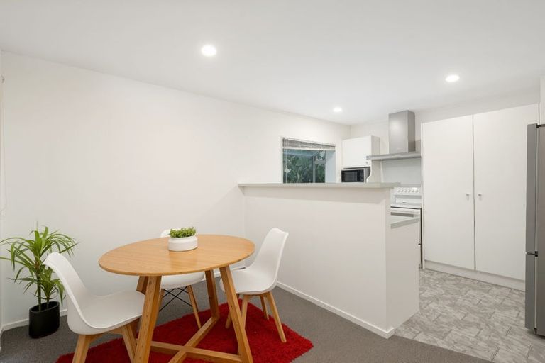 Photo of property in 9 Wattle Road, Sunnyvale, Auckland, 0612