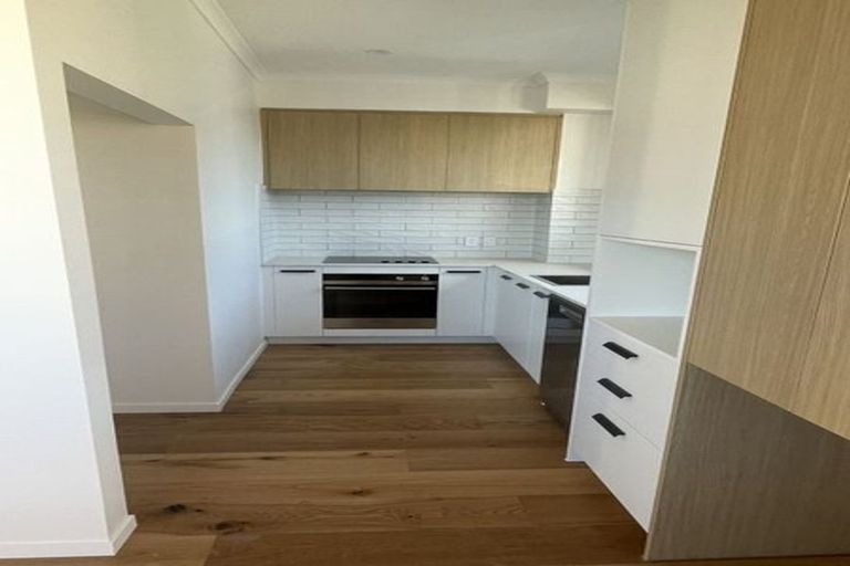 Photo of property in 30 Waipuhinui Way, Wiri, Auckland, 2104