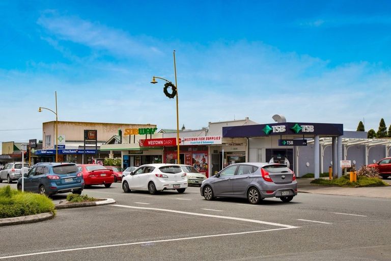 Photo of property in 93b Tukapa Street, Westown, New Plymouth, 4310