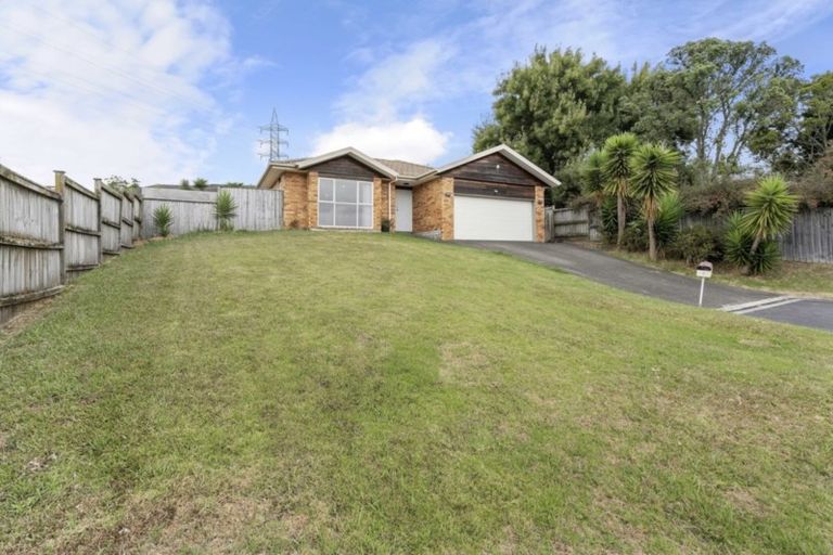 Photo of property in 4 Guinness Place, Massey, Auckland, 0614