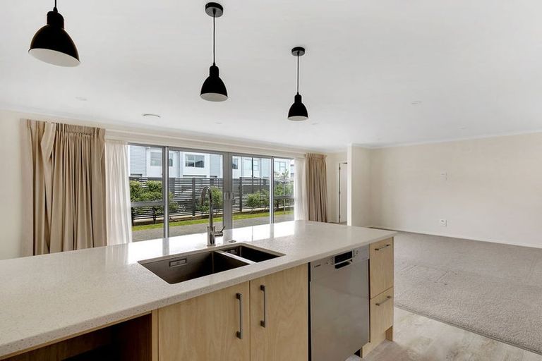 Photo of property in 1 Tieke Lane, Kenepuru, Porirua, 5022