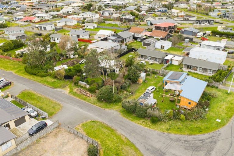 Photo of property in 8 Robbie Street, Foxton Beach, Foxton, 4815