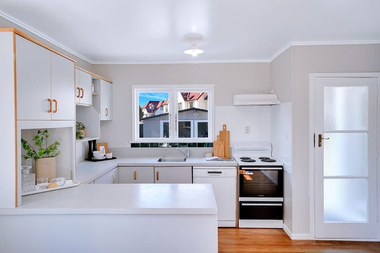 Photo of property in 48 Cameron Road, Hamilton East, Hamilton, 3216