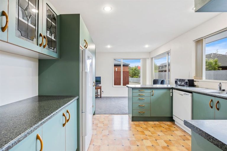 Photo of property in 17a Broadbent Street, Riccarton, Christchurch, 8041