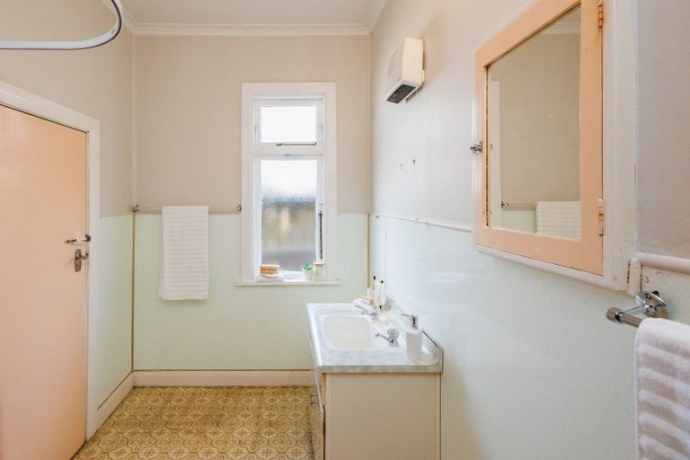 Photo of property in 11 Moore Street, West End, Palmerston North, 4412