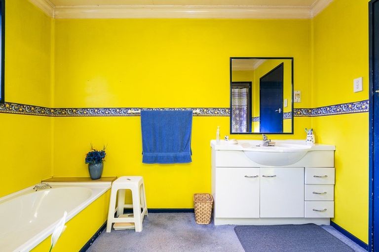 Photo of property in 20 Gladstone Road North, Mosgiel, 9024