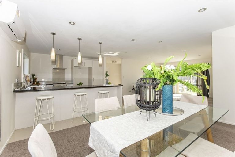 Photo of property in 2 Tiaki Way, Cambridge, 3434
