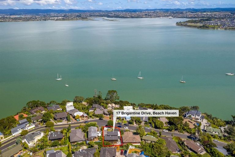 Photo of property in 17 Brigantine Drive, Beach Haven, Auckland, 0626