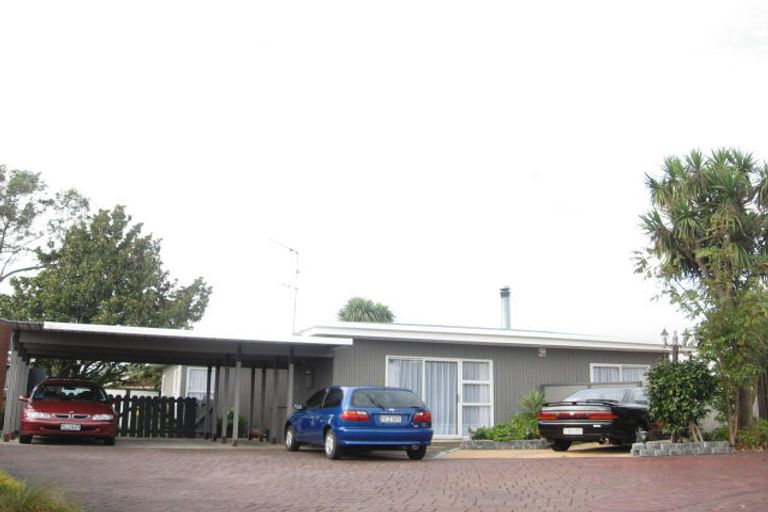 Photo of property in 29 Tupaki Place, Pakuranga Heights, Auckland, 2010