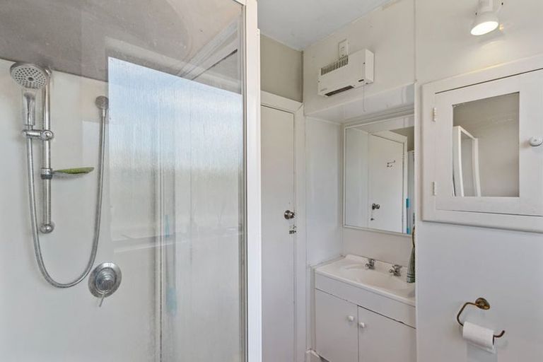 Photo of property in 24 Grassmere Street, Papanui, Christchurch, 8052