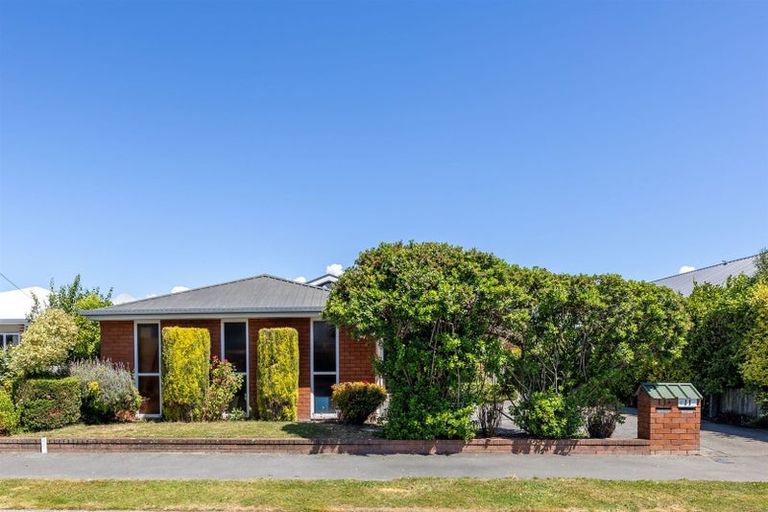 Photo of property in 11 Rossiter Avenue, Redwood, Christchurch, 8051