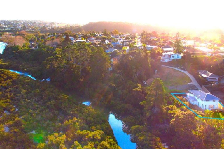 Photo of property in 122d Matipo Road, Te Atatu Peninsula, Auckland, 0610