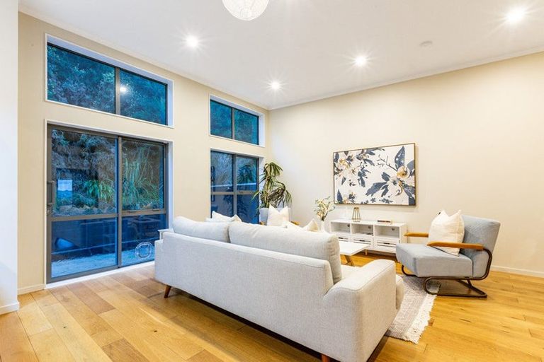 Photo of property in 5 Pacific View, Whitby, Porirua, 5024