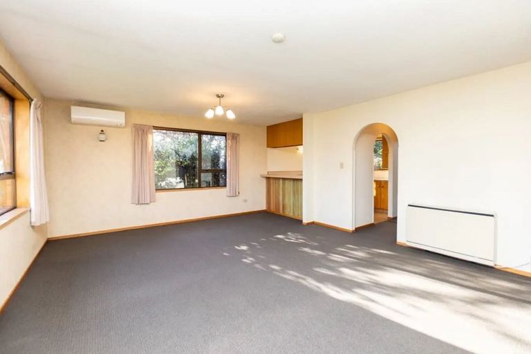 Photo of property in 24 Sawtell Place, Northcote, Christchurch, 8052