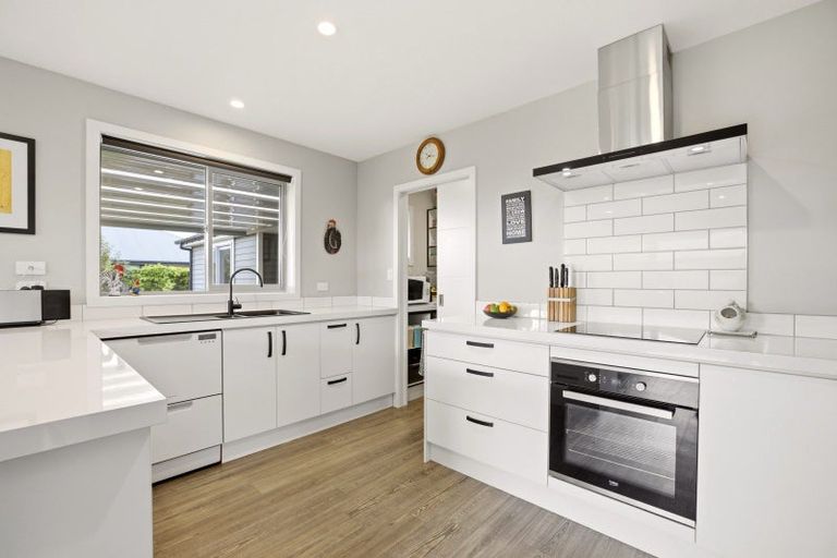 Photo of property in 12 Claremont Crescent, Amberley, 7410