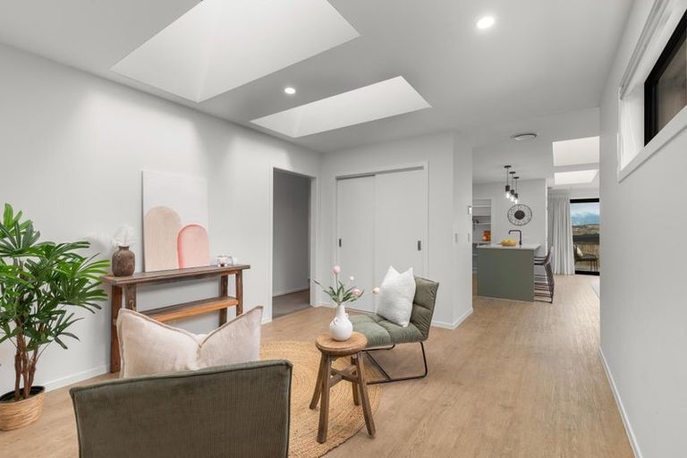 Photo of property in 24 Muster Road, Jacks Point, 9371