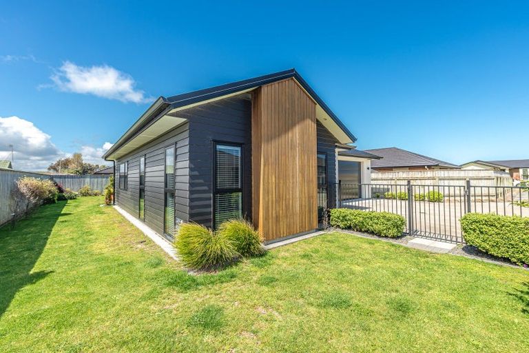 Photo of property in 4 Simon Street, Tawhero, Whanganui, 4501