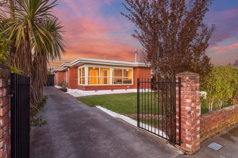 Photo of property in 25 Meadow Street, Papanui, Christchurch, 8052