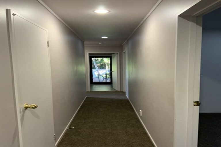 Photo of property in 11 Longview Rise, Massey, Auckland, 0614