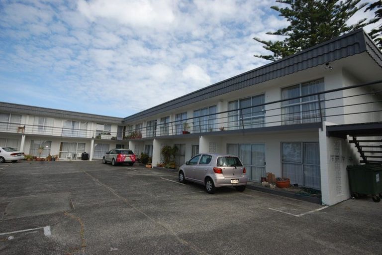 Photo of property in 19a/8 Verbena Road, Birkdale, Auckland, 0626