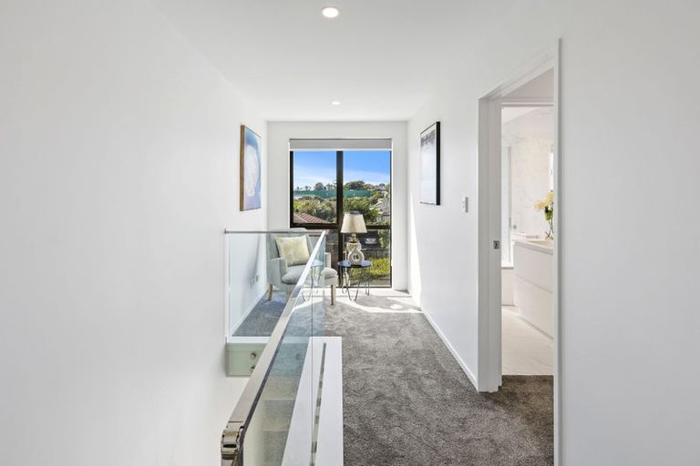 Photo of property in 24c Tomintoul Place, Highland Park, Auckland, 2010