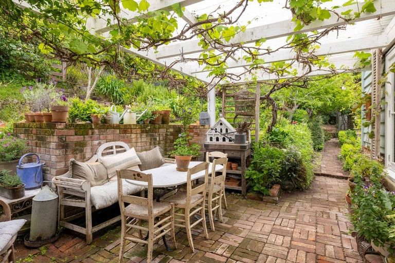 Photo of property in 33 Sandy Beach Road, Governors Bay, Lyttelton, 8971