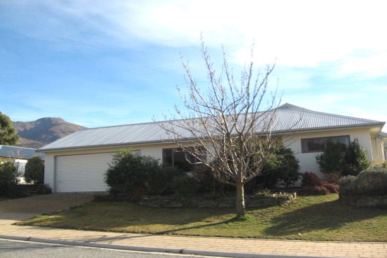 Photo of property in 14 Meadowstone Drive, Wanaka, 9305